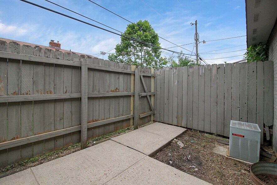 More Photos Of 1898 Baldwin Rd, Reynoldsburg Apartments For Sale