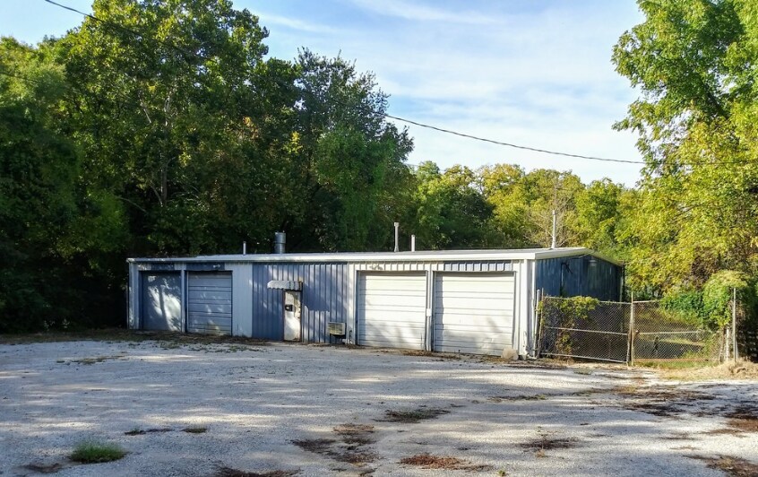 More Photos Of 5520-5542 Raytown Rd, Raytown Light Manufacturing For Lease