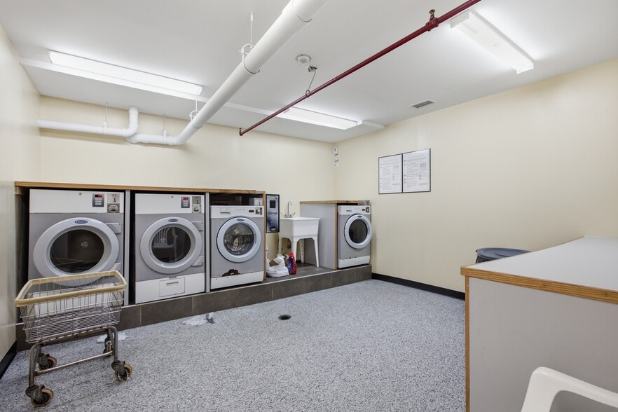 More Photos Of 14 E Sandford Blvd, Mount Vernon Apartments For Sale