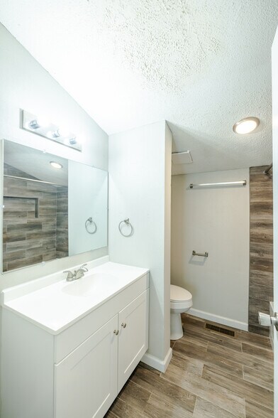 More Photos Of 961 Old Hickory Blvd, Jackson Apartments For Sale