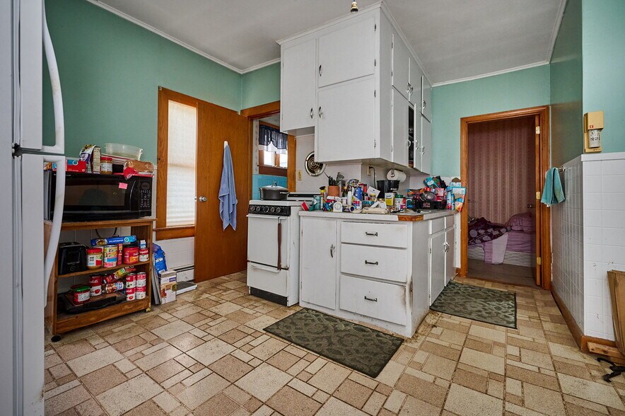 More Photos Of 42-44 Pleasant St, Easthampton Storefront Retail Residential For Sale