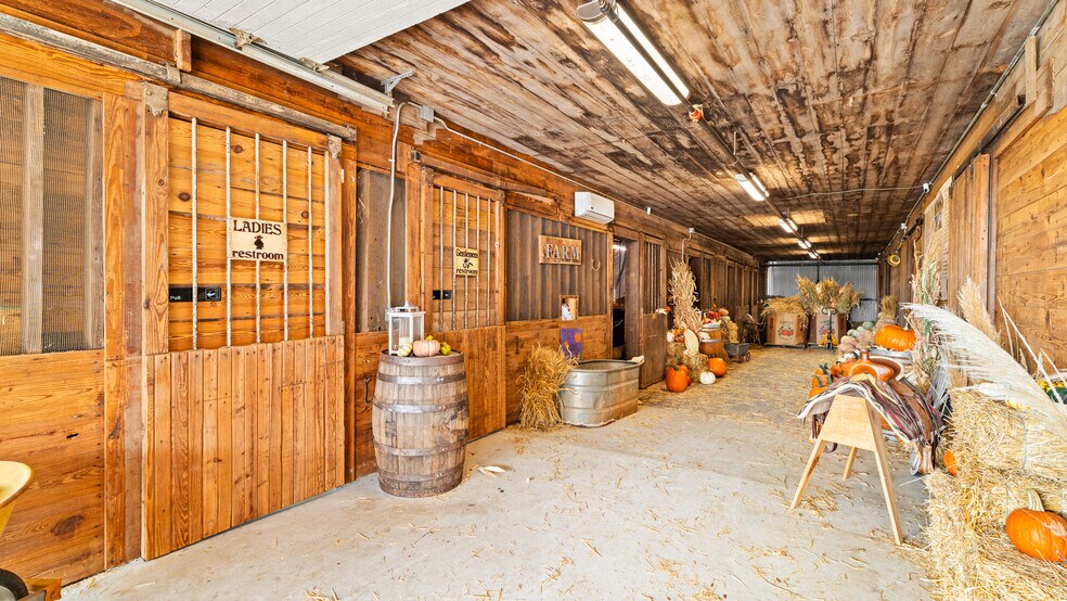 More Photos Of 1675 NW 32nd St, Newcastle Specialty For Sale