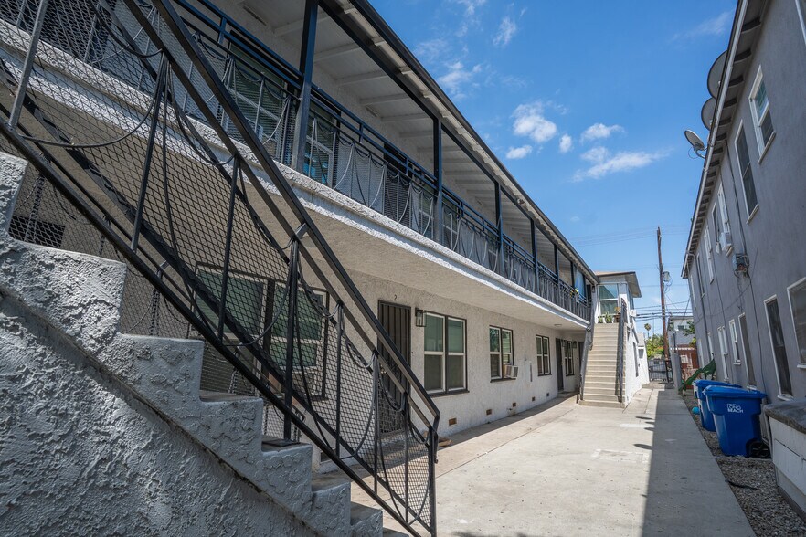 More Photos Of 1958 Pine Ave, Long Beach Apartments For Sale