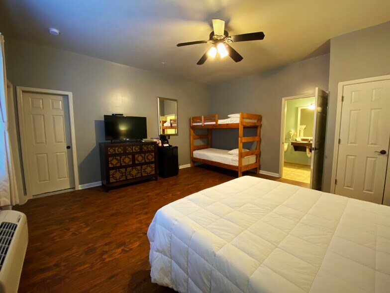 More Photos Of 171 Copperhead Pky, Blairsville Hotel For Sale