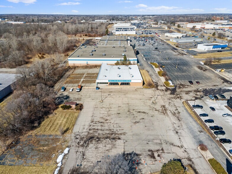 More Photos Of 5054 Miller Rd, Flint Freestanding For Sale