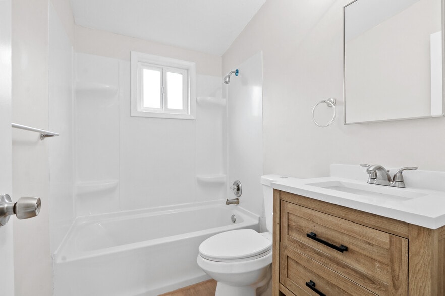 More Photos Of 609 W E St, Wilmington Apartments For Sale