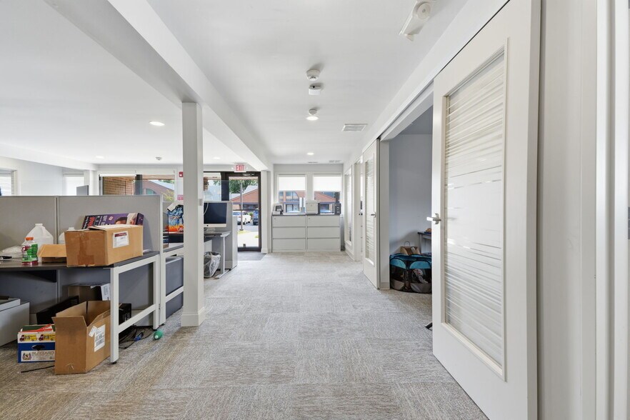 More Photos Of 402 Middletown Blvd, Langhorne Medical For Sale