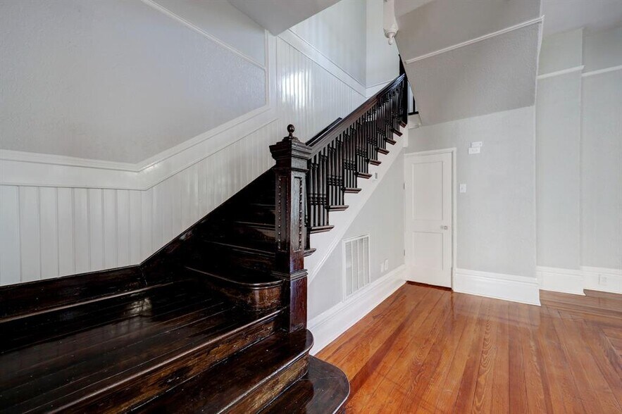 More Photos Of 1229 Heights Blvd, Houston Loft Creative Space For Lease