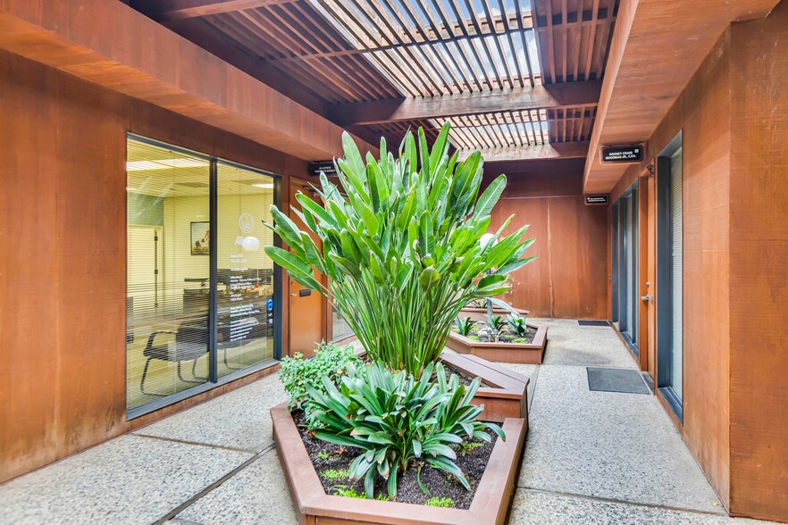 More Photos Of 8788 Elk Grove Blvd, Elk Grove Unknown For Lease