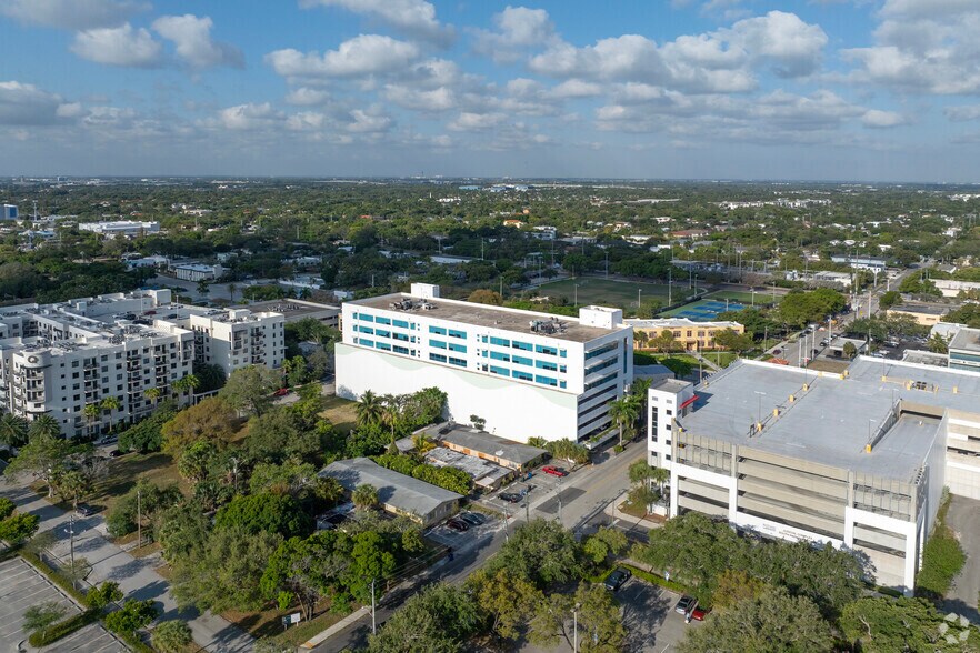 More Photos Of 12 SE 7th St, Fort Lauderdale Office For Lease