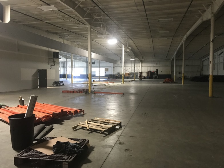 More Photos Of 401 E Conde St, Janesville Warehouse For Sale
