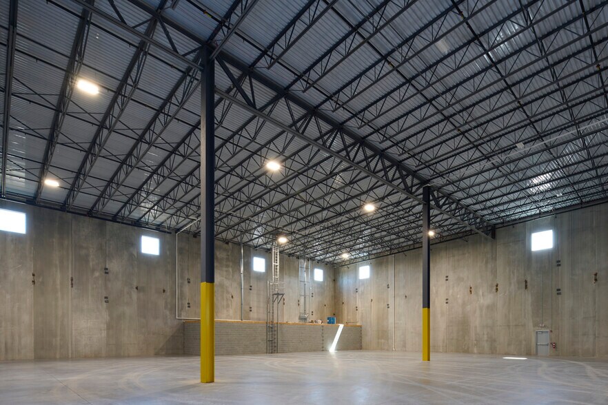 More Photos Of 2125 McCarter Hwy, Newark Warehouse For Lease