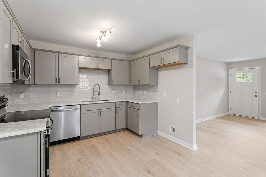 More Photos Of 1213 Freeman Dr, Sanford Apartments For Sale