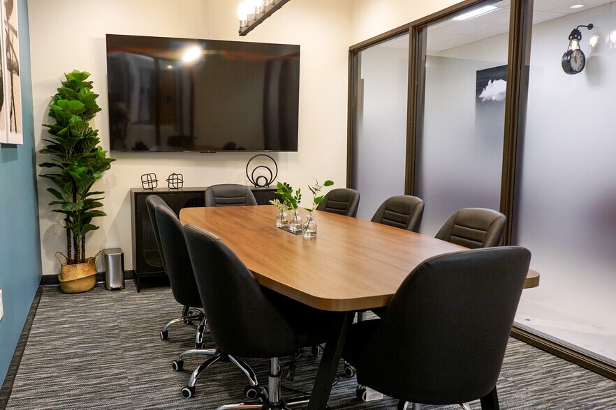 More Photos Of 8637 Fredericksburg Rd, San Antonio Coworking Space