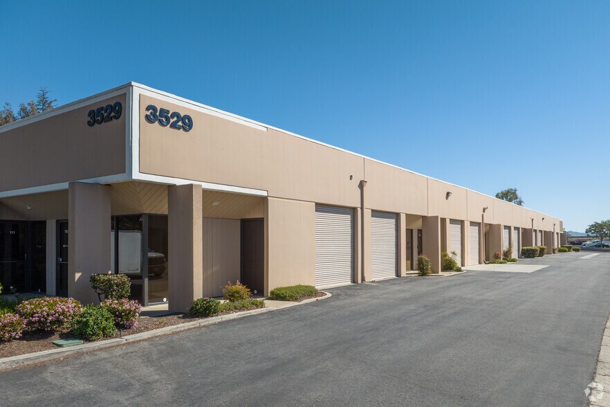 More Photos Of 3529 Old Conejo Rd, Newbury Park Unknown For Lease