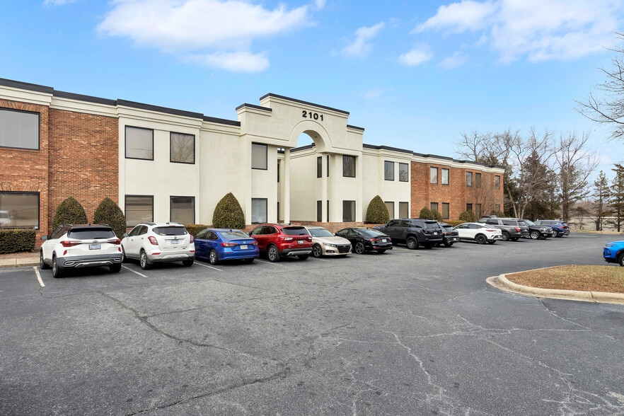More Photos Of 2101 N Sardis Rd, Charlotte Office For Lease