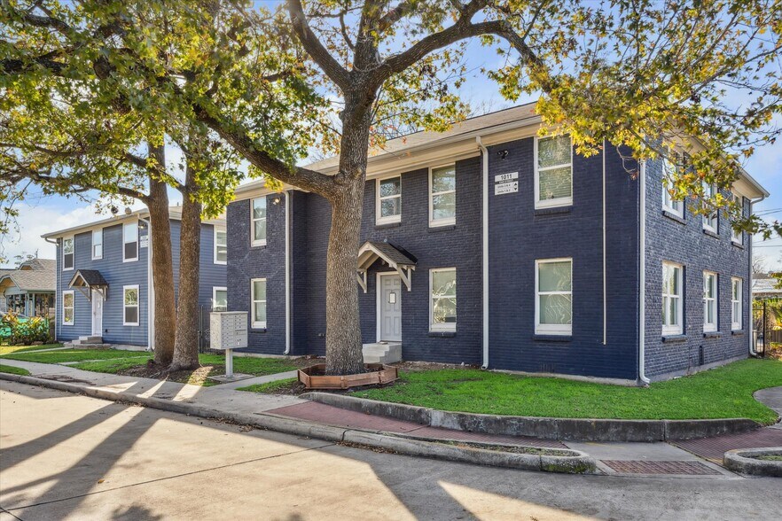 Primary Photo Of 1009 Enid St, Houston Apartments For Sale