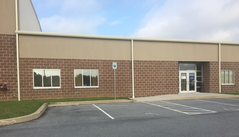 More Photos Of 1401 AIP Dr, Middletown Warehouse For Sale