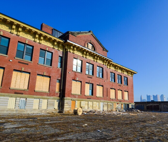 Primary Photo Of 725 Bellows Ave, Columbus Office Residential For Sale