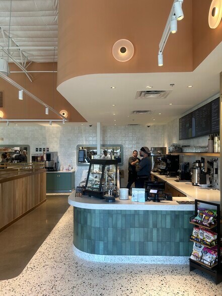 More Photos Of 8842 90th st, Scottsdale General Retail For Lease