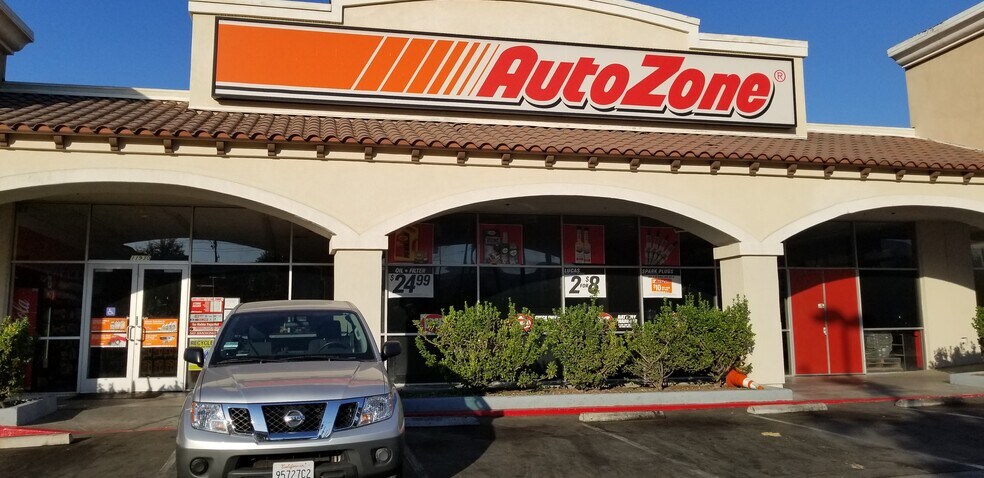 More Photos Of 11912-11974 Foothill Blvd, Lake View Terrace Unknown For Lease