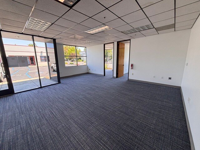 More Photos Of 1063 Serpentine Ln, Pleasanton Research And Development For Lease