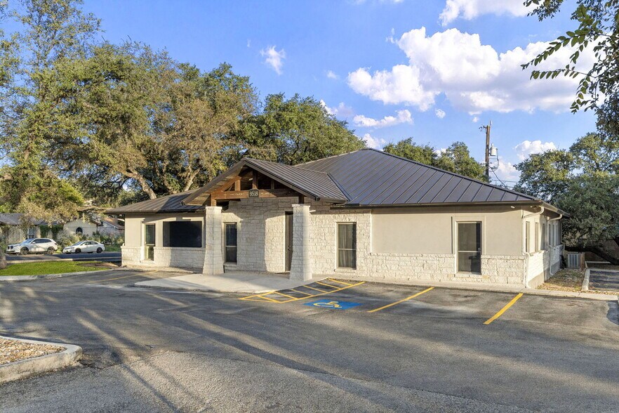 More Photos Of 9518 Tioga Dr, San Antonio Office For Sale