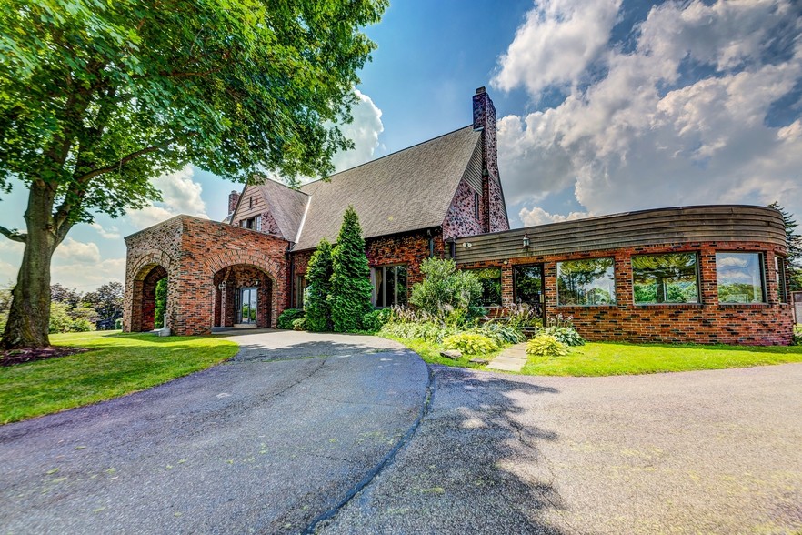 Primary Photo Of 1299 Lane Ave, Natrona Heights Golf Course Driving Range For Sale