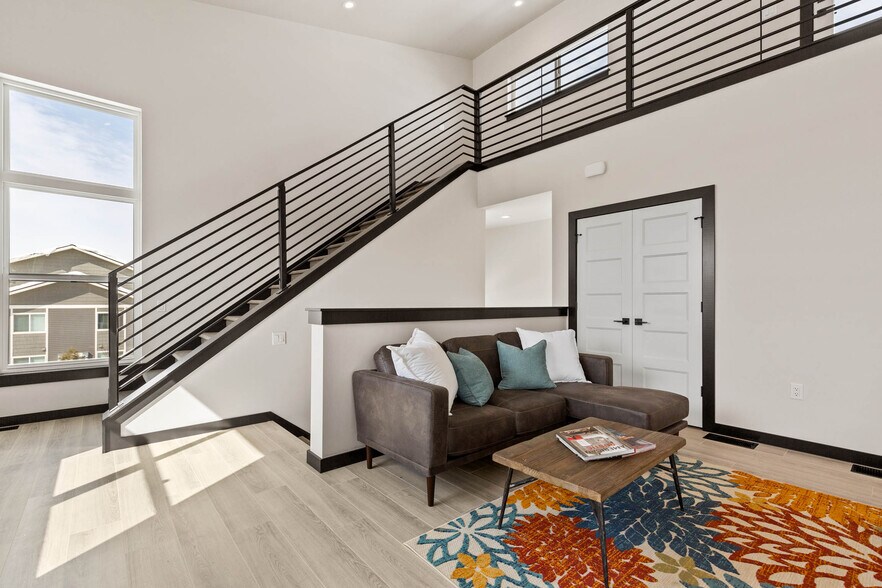 More Photos Of 2994-3016 N 27th Ave, Bozeman Light Manufacturing For Lease