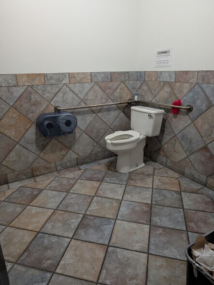 More Photos Of 27002 Vista Terrace, Lake Forest Manufacturing For Lease