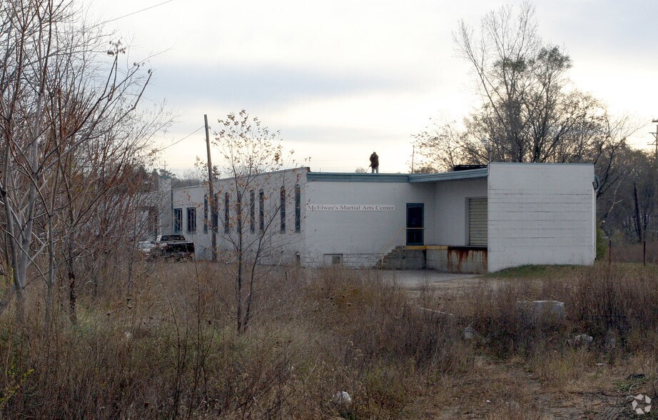 More Photos Of 1600 Marshall Ave SE, Grand Rapids Manufacturing For Lease