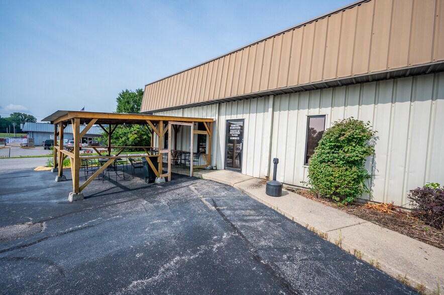 More Photos Of 1849 Gardner Ln NW, Corydon Sports And Entertainment For Sale