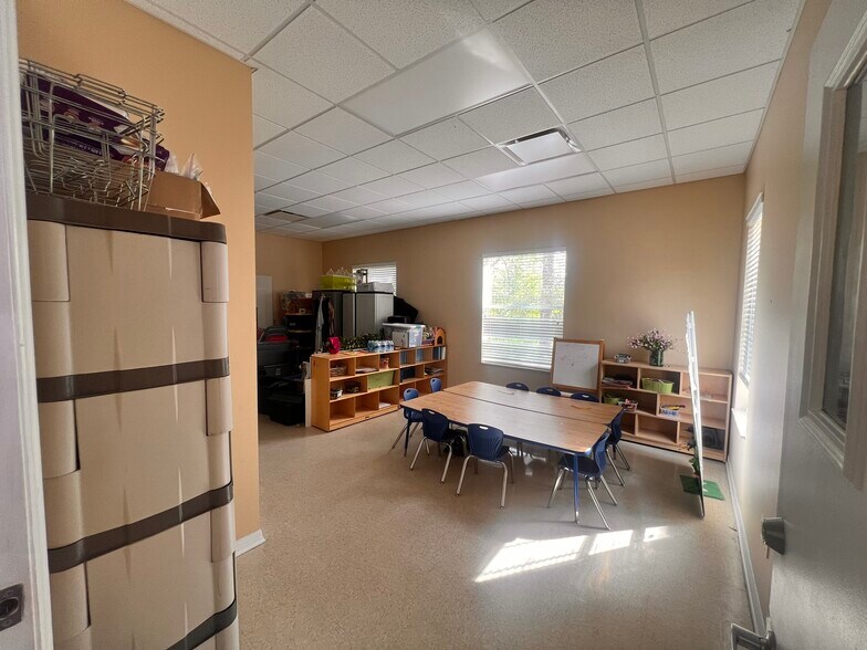More Photos Of 5338 Primrose Lake Cir, Tampa Office For Sale