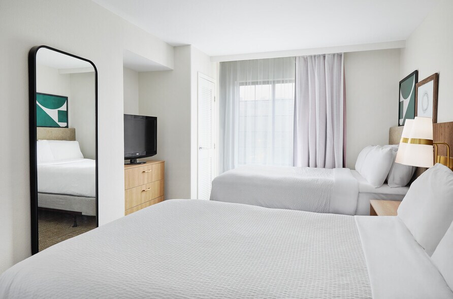 More Photos Of 300 W Romeo B Garrett Ave, Peoria Hotel For Sale