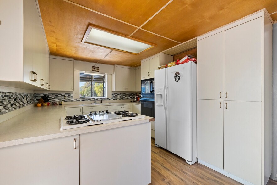 More Photos Of 19750 CA-120, Big Oak Flat Apartments For Sale