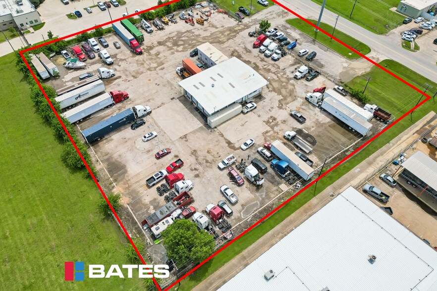 More Photos Of 1801 Commerce St, Garland Distribution For Sale