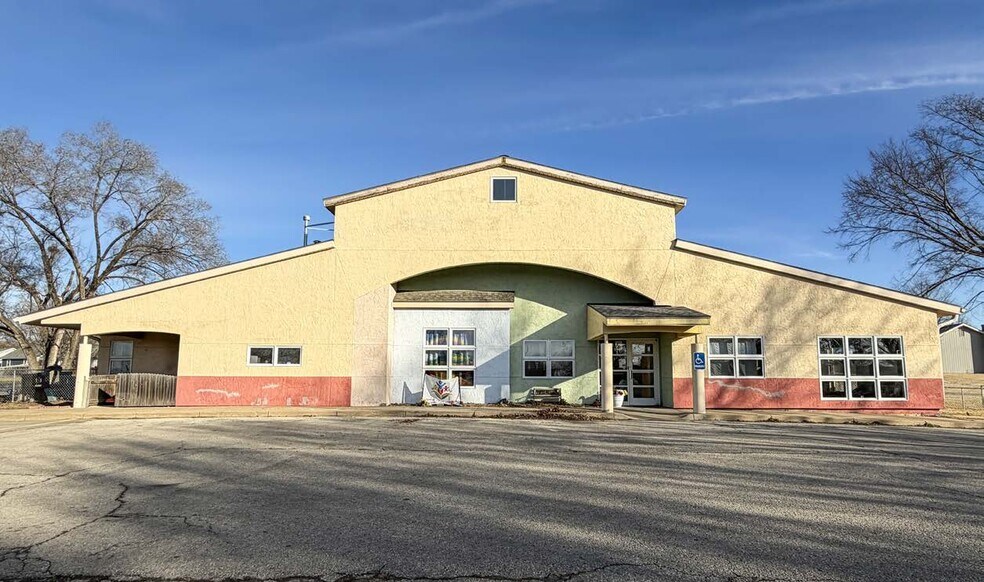 More Photos Of 4640 W 27th St, Lawrence Schools For Sale