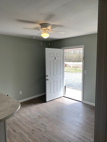 More Photos Of 2001 E 20th St, Hooks Apartments For Sale