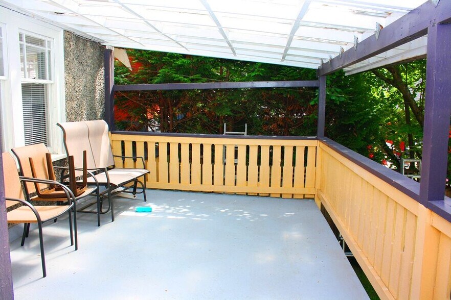 More Photos Of 3346 10th Av W, Vancouver Apartments For Sale