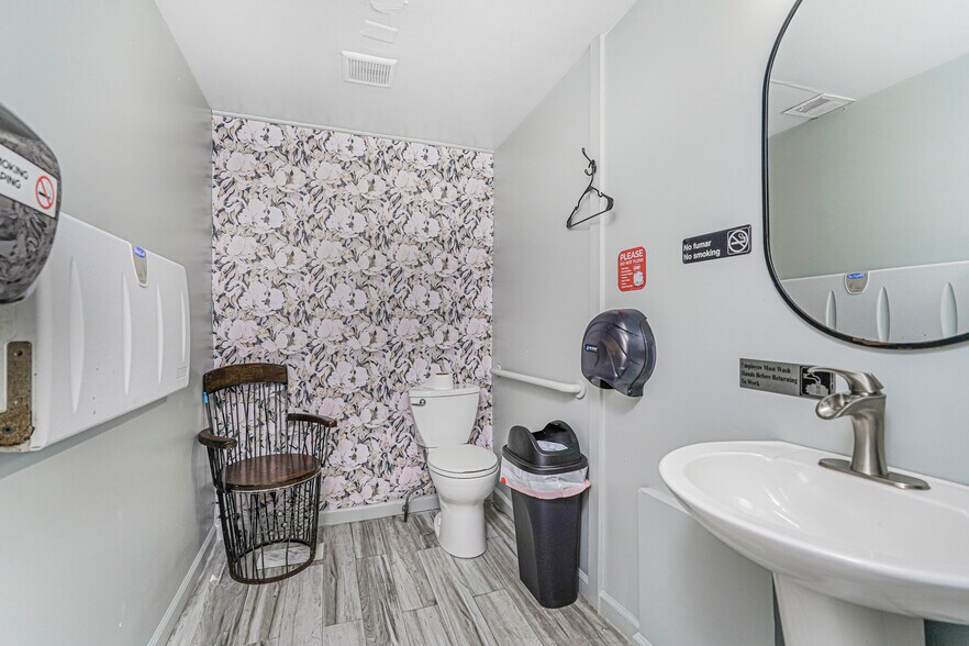 More Photos Of , Freeport General Retail For Sale