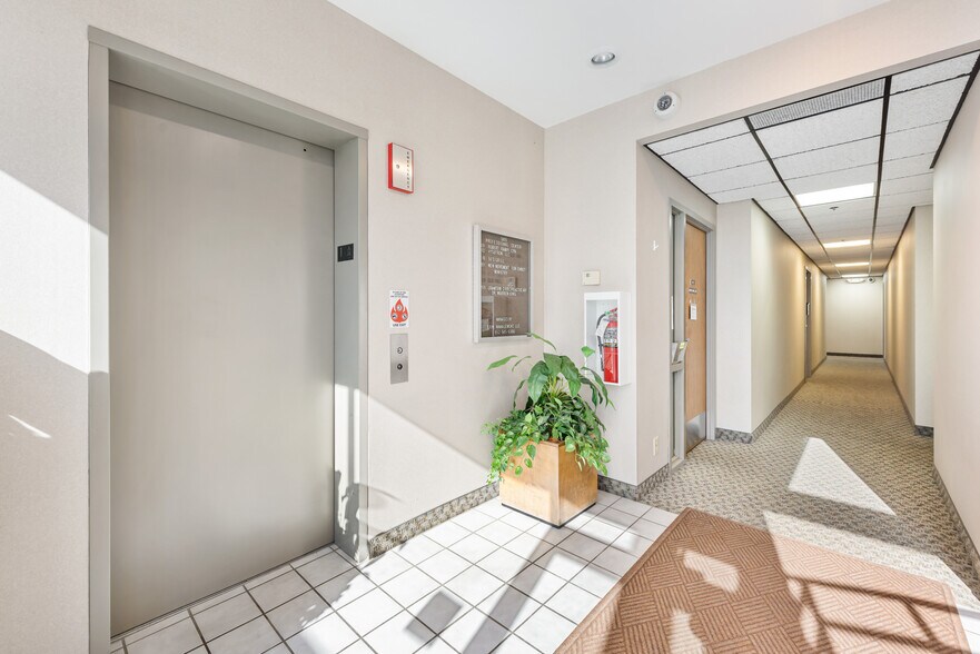 More Photos Of 5615 Brooklyn Blvd, Brooklyn Center Office For Sale