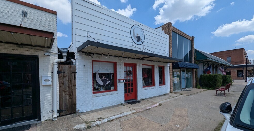 More Photos Of 1017 S Broadway St, Carrollton Storefront For Sale