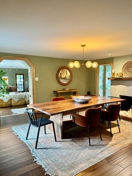 More Photos Of 62 Mount Pleasant Rd, Columbia Specialty For Sale