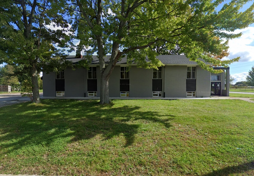 Primary Photo Of 394 Alfred St, Corunna Restaurant For Sale