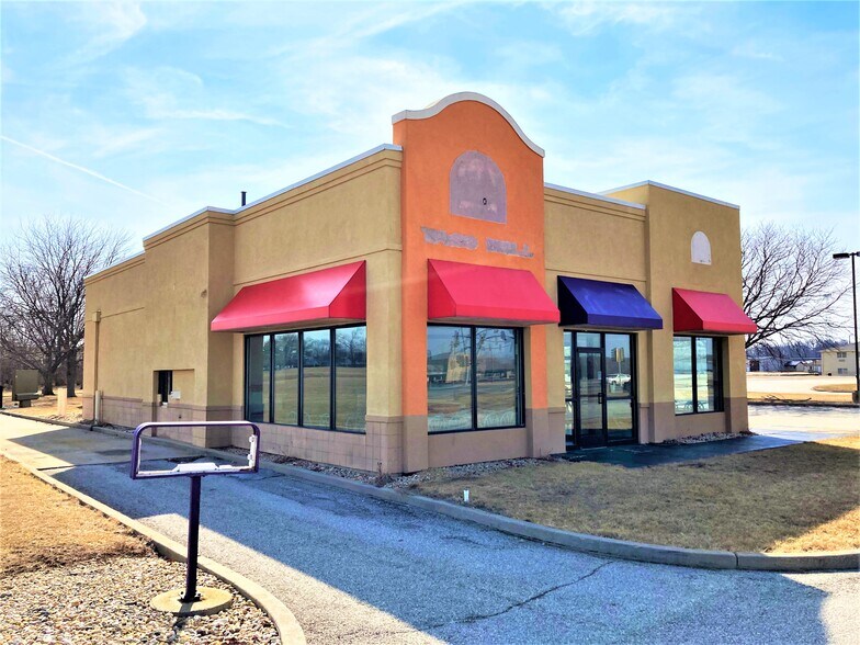More Photos Of 2775 Woodlawn Rd, Lincoln Fast Food For Sale