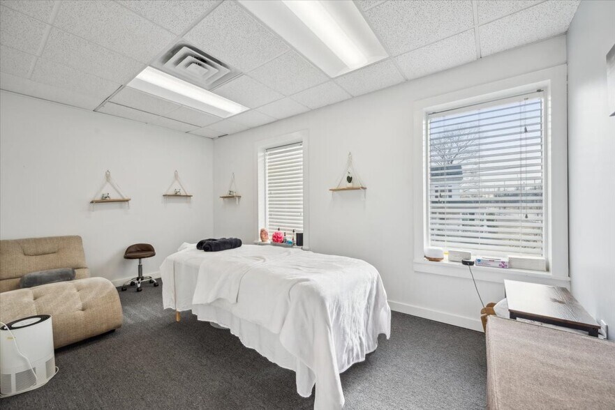 More Photos Of 1 Eastern Ave, Somerville Office For Sale