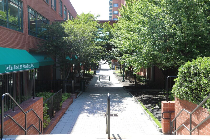 More Photos Of 1010 Park Ave, Baltimore Office For Lease