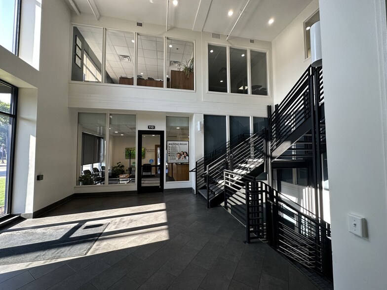 More Photos Of 220 Main St E, Mankato Office For Lease