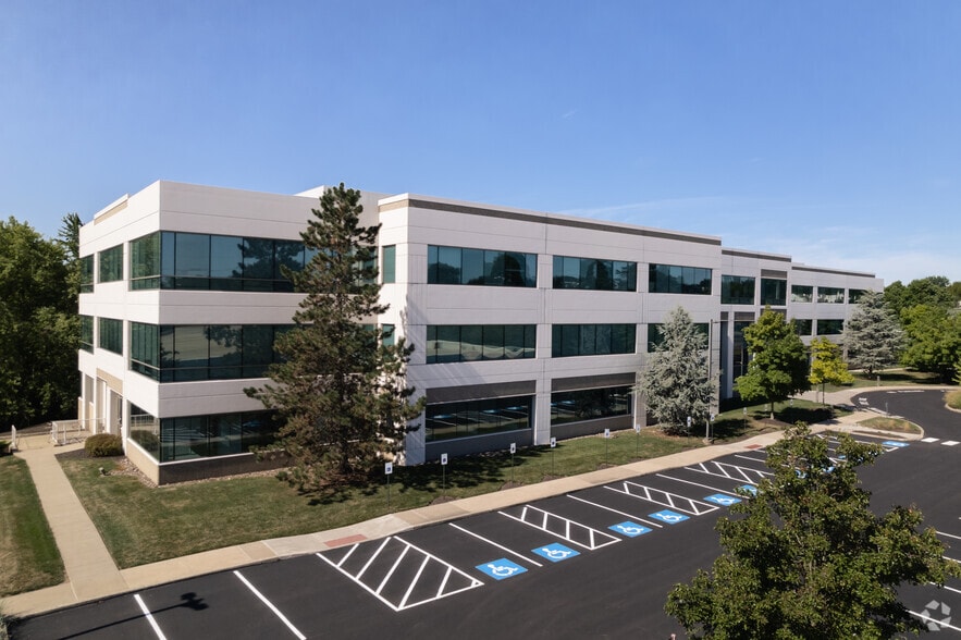 More Photos Of 5 Walnut Grove Dr, Horsham Township Office For Lease