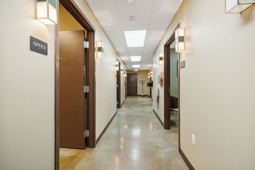 More Photos Of 3040 Business Park Cir, Goodlettsville Medical For Lease